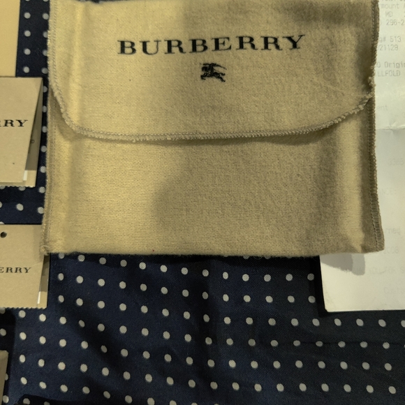 Used Burberry Wallet With all tags and box. - Picture 8 of 15